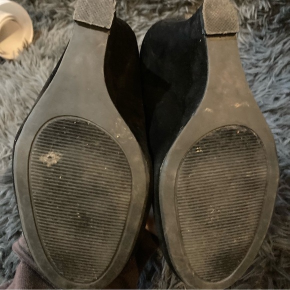 Ladies Black Velvet Like Wedge - Picture 4 of 6